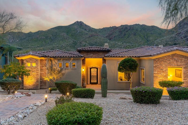 Modern Desert Estate in Troon