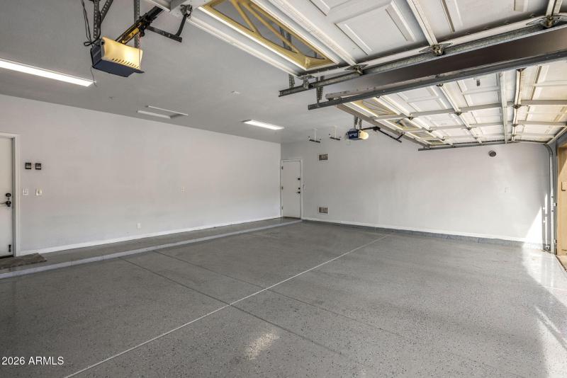 033_Three Car Garage