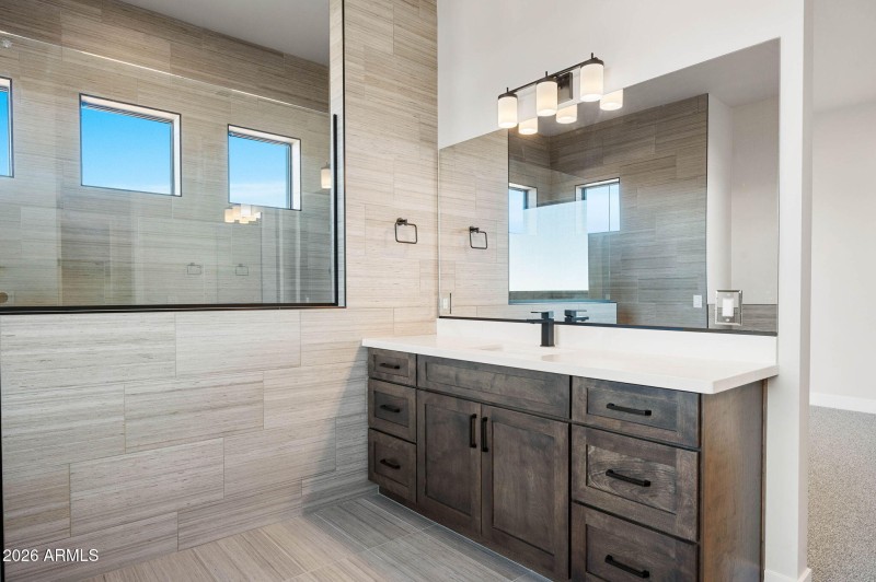 37-Primary Bathroom (5)