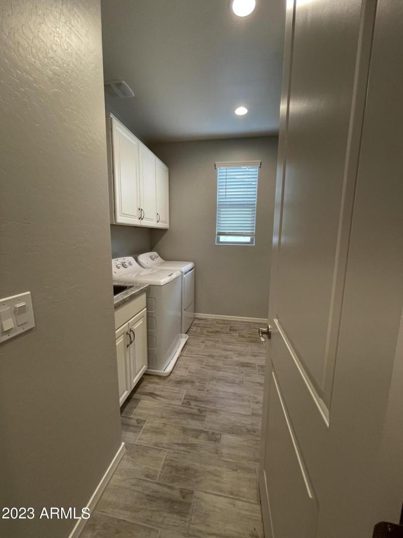 89EB59BE-F301-43E6-8190-18111961DC8D