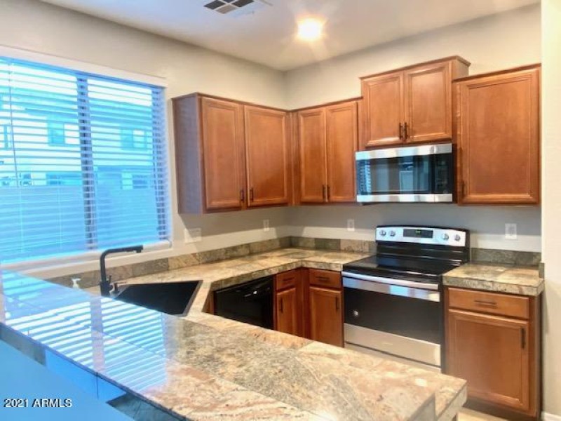 3657 Hyatt kitchen 2