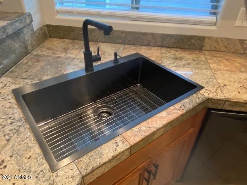 3657 Hyatt kitchen sink