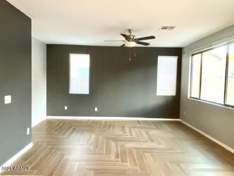 3657 Hyatt family room