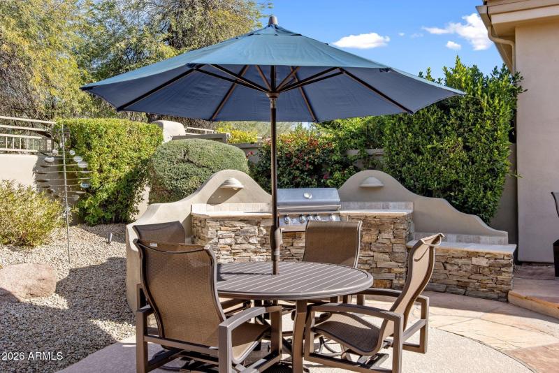 038_Outdoor Dining and BBQ