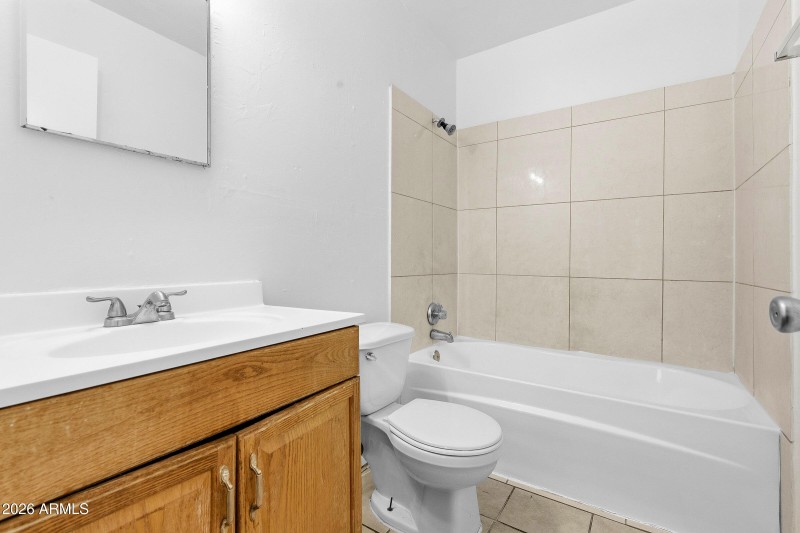 13-custom-1022 N 22nd Pl-13