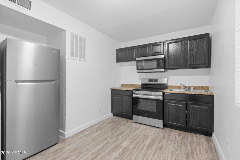 17-custom-1022 N 22nd Pl-17