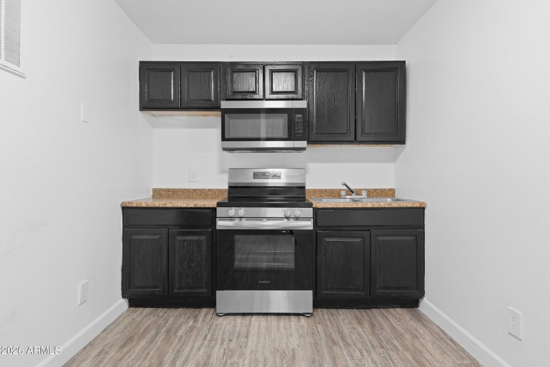 18-custom-1022 N 22nd Pl-18