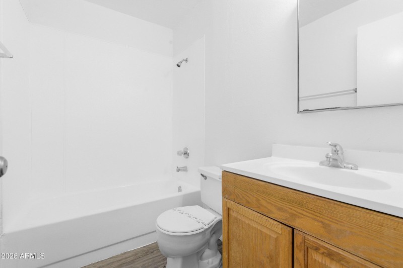 21-custom-1022 N 22nd Pl-21