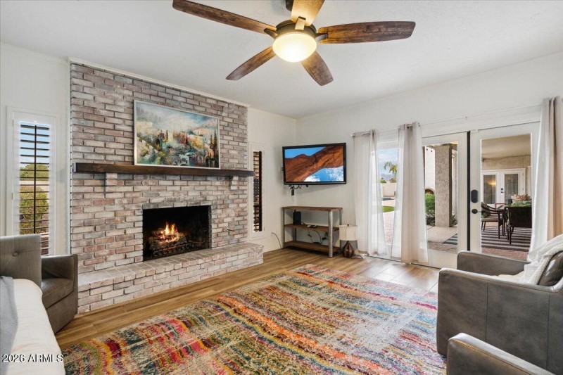 bedroom/flex den with bathroom