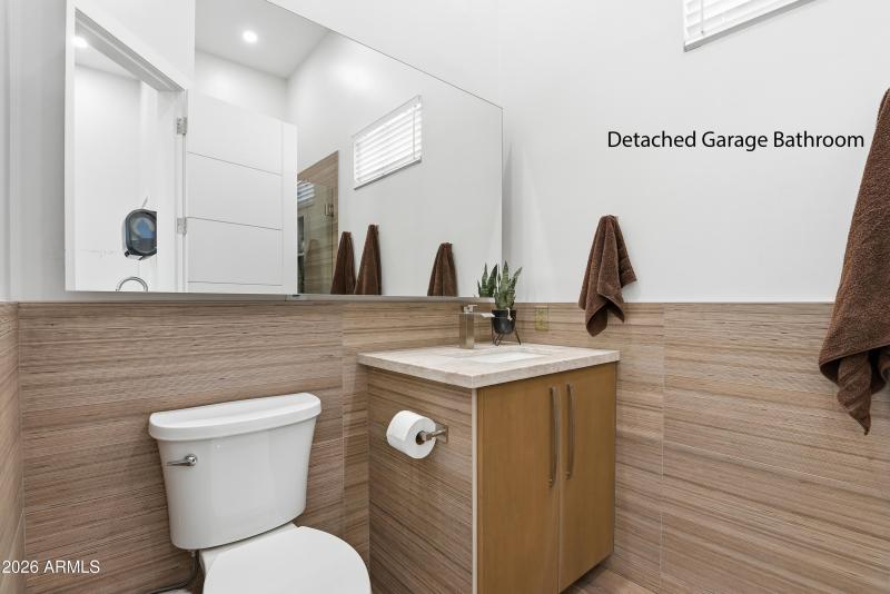 41-37913N14thave-218 2