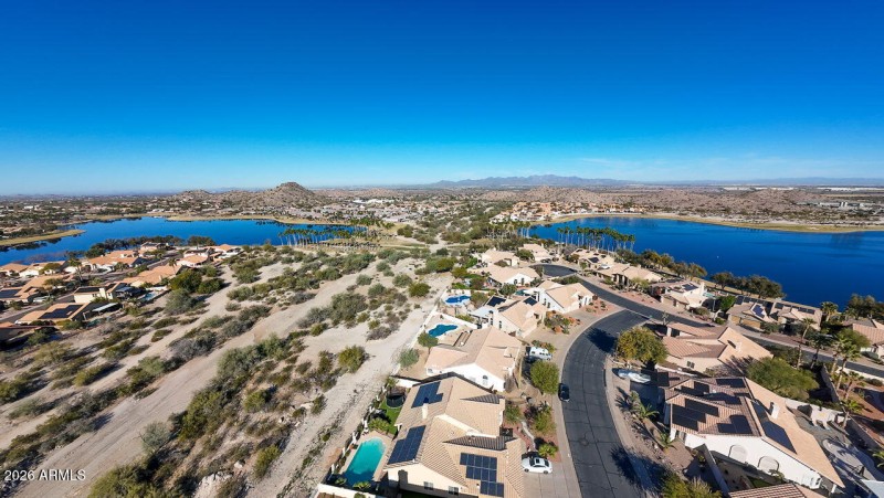 Premium Lot near both lakes