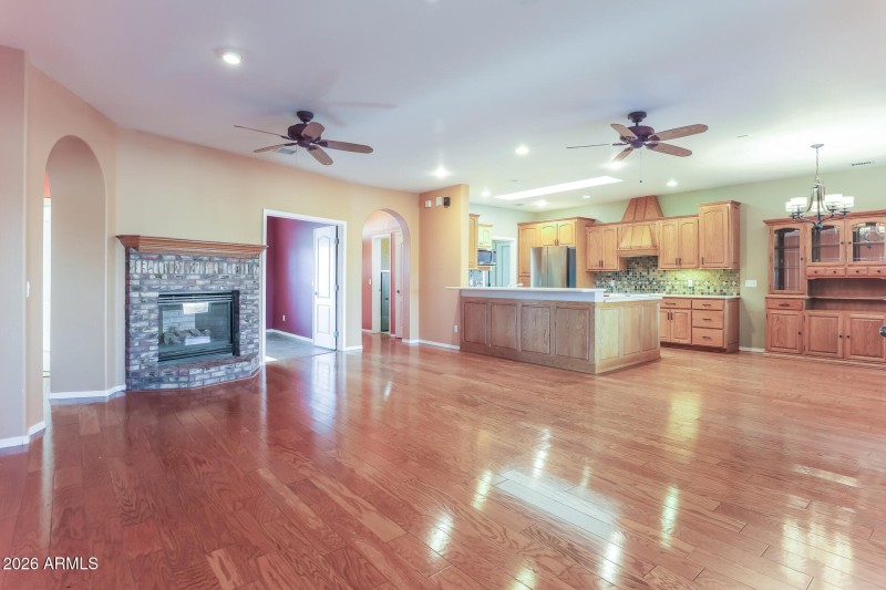 3-photo-Living-Room-4a1401dd-e6b2-491f-8