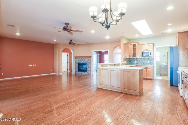 7-photo-Dining-Room-0c4fb71e-74db-46de-9