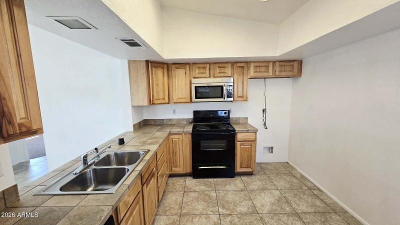 ce54fe25-ccef-485f-a82d-d48f224e56f0