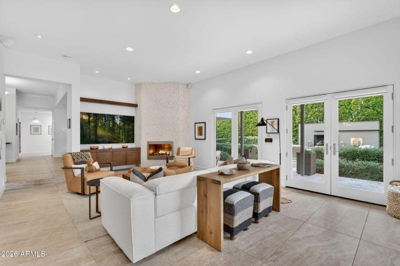 19-web-or-mls-3404 E Piro Ct