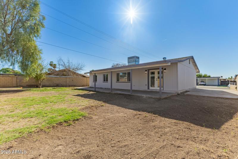 Spacious back yard - No HOA