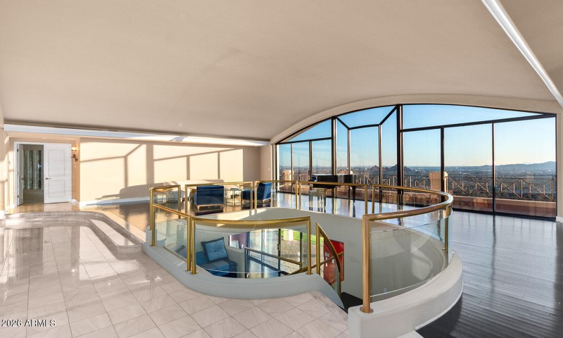 WIDE OPEN EXPANSIVE FLOOR PLAN