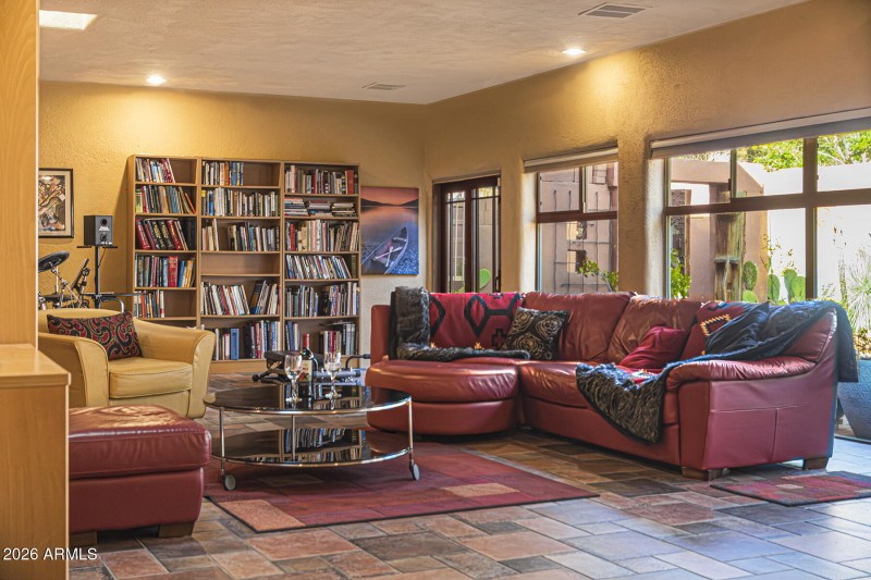 8 FAMILYMEDIAMUSIC RM