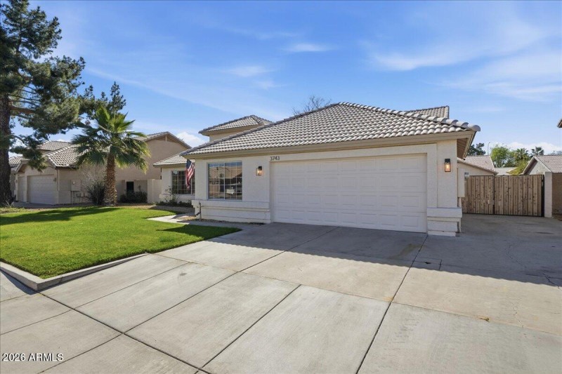 03-3743 W Shannon St_RedHogMedia