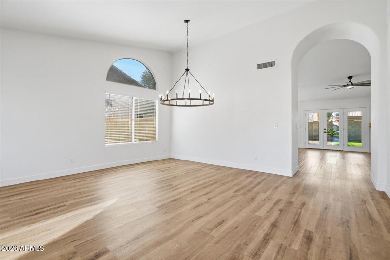 05-3743 W Shannon St_RedHogMedia