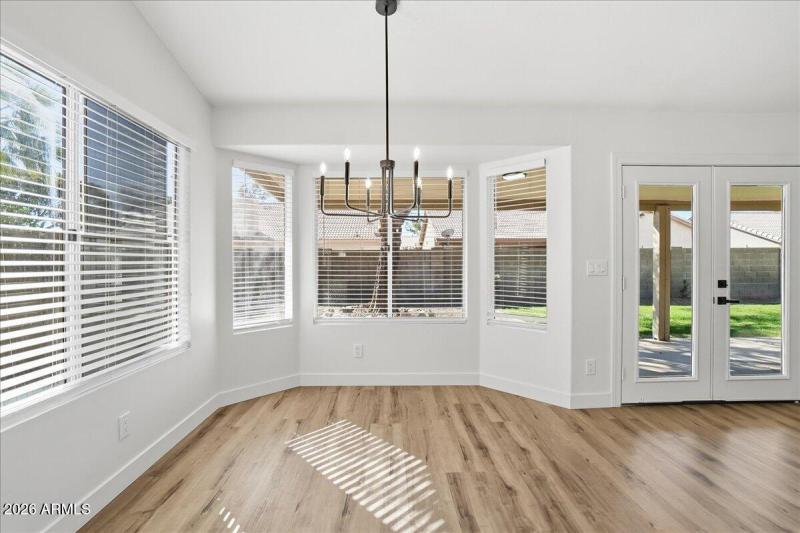 15-3743 W Shannon St_RedHogMedia