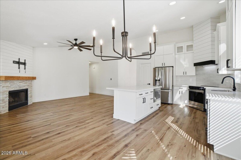 16-3743 W Shannon St_RedHogMedia