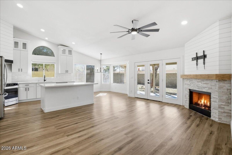 19-3743 W Shannon St_RedHogMedia