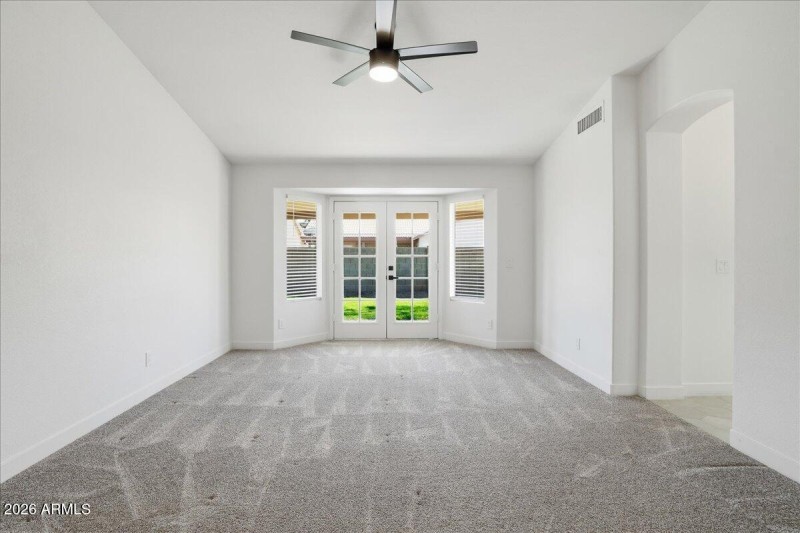 20-3743 W Shannon St_RedHogMedia