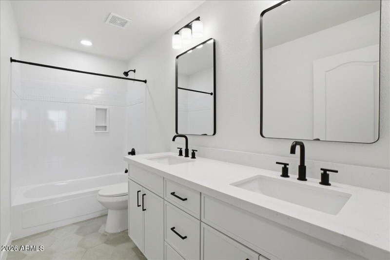 27-3743 W Shannon St_RedHogMedia