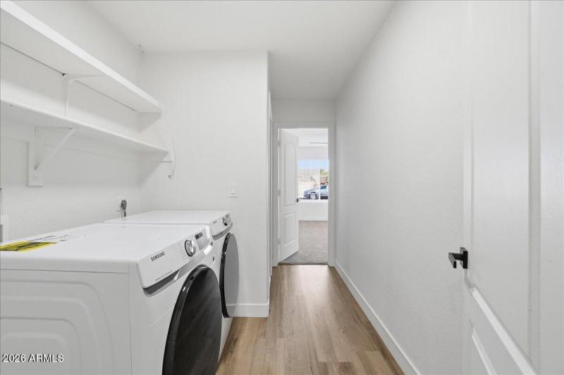 32-3743 W Shannon St_RedHogMedia