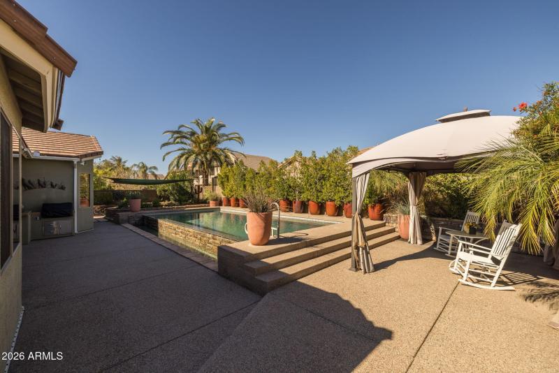 Multiple sitting areas