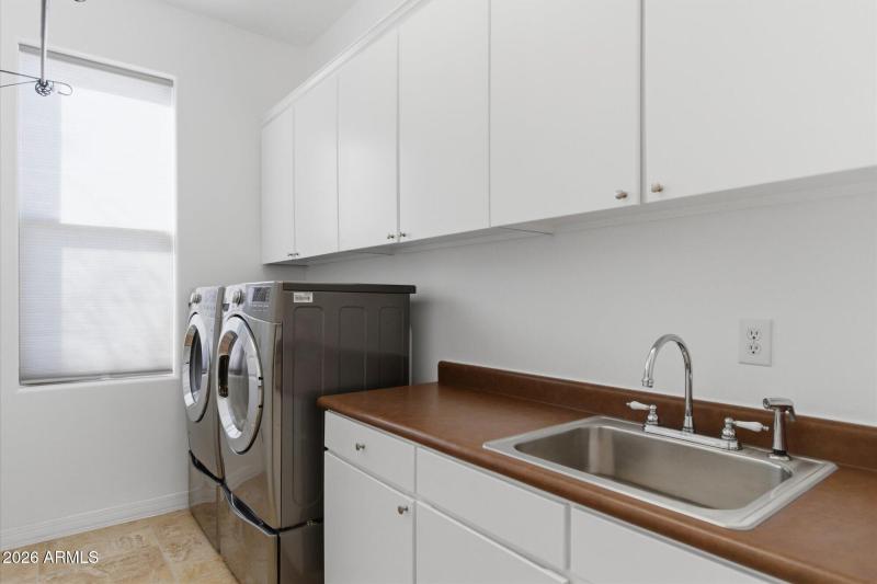 Laundry Room w Built-In Cabinetry