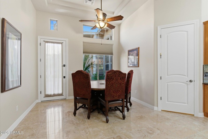 Breakfast Nook w Patio Access