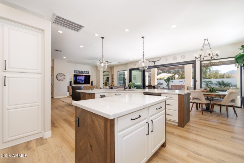 E Dubois Ave (4167)-11