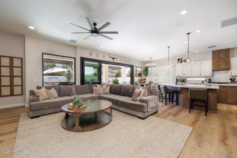 E Dubois Ave (4167)-14