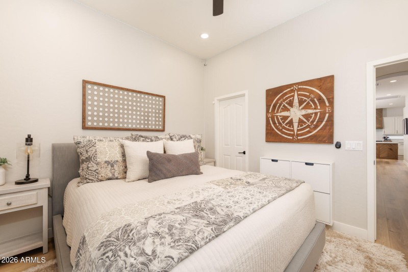 E Dubois Ave (4167)-25