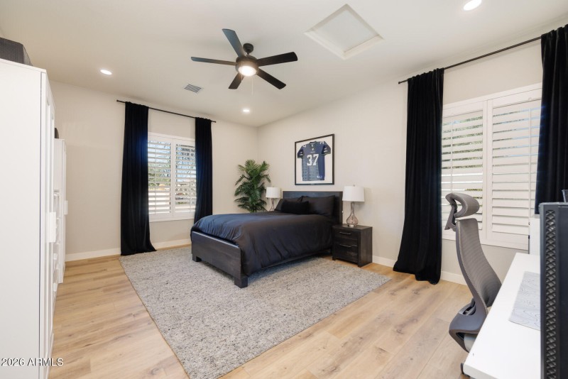 E Dubois Ave (4167)-28