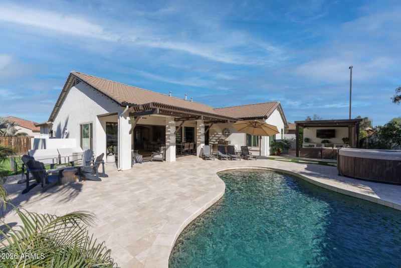 E Dubois Ave (4167)-34