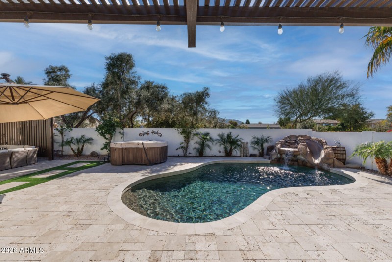 E Dubois Ave (4167)-35