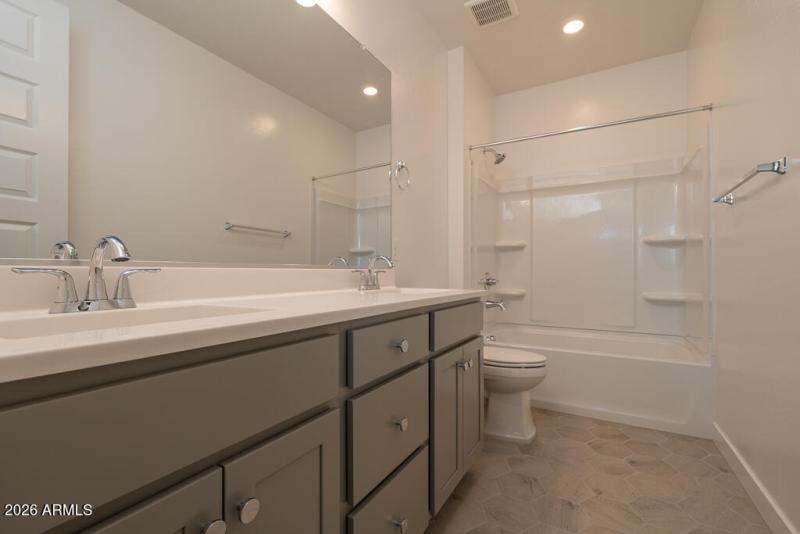 Tri Pointe Waterston Central 118 - Bathr