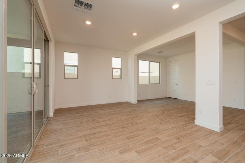 Tri Pointe Waterston Central 118 - Dinin