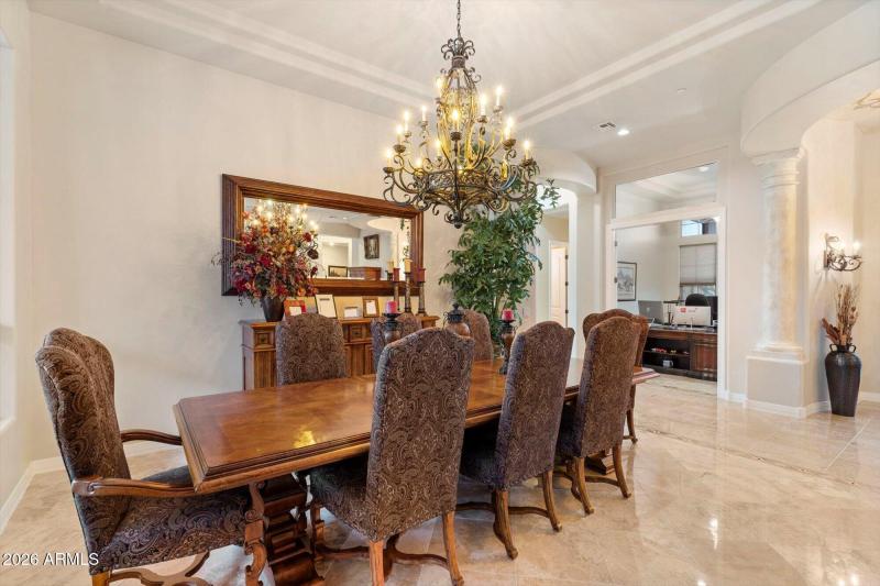 Formal Dining Room w Chandelier