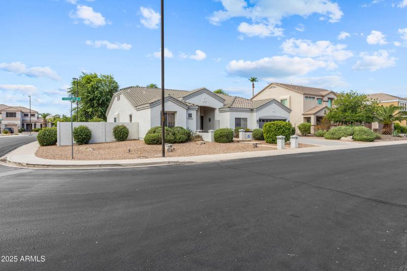 3111 E Canyon Creek Dr-4