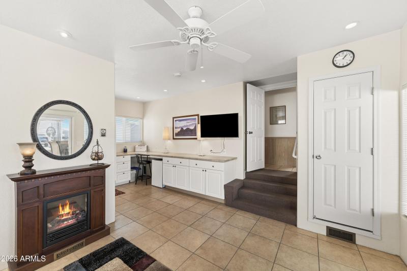 005___111 S Greenfield Rd unit 490