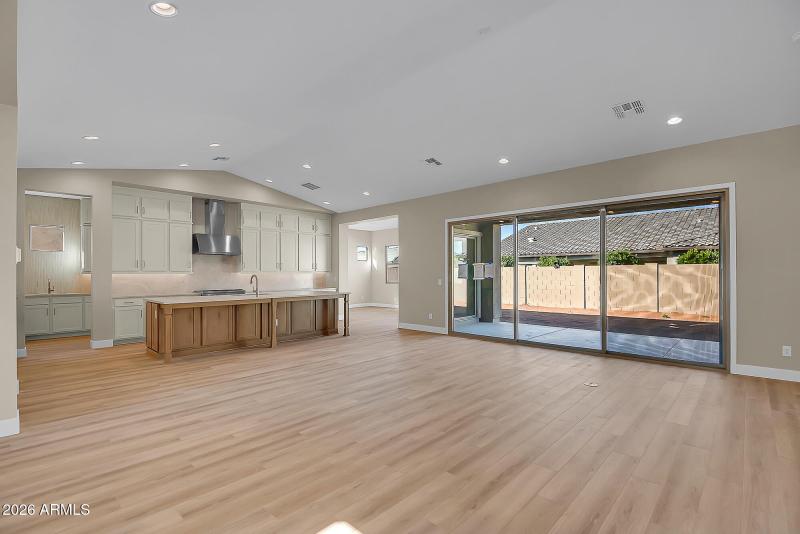 12 foot Vaulted Ceilings