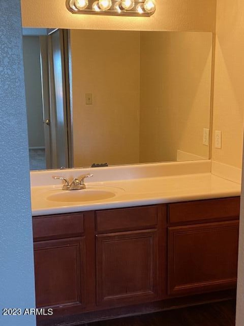 Eugie 2025 master vanity