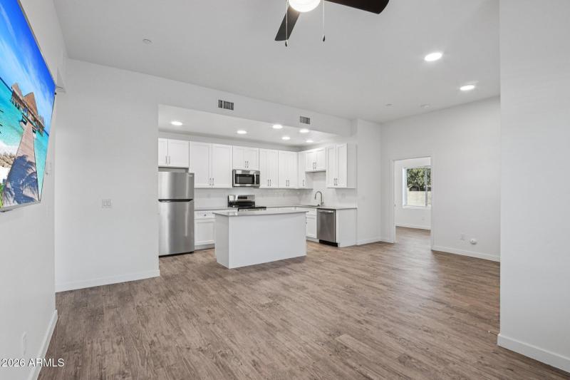 9-web-or-mls-3021 W Williams Dr A101-S06