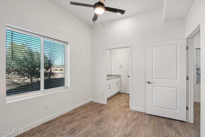 19-web-or-mls-3021 W Williams Dr A101-S0