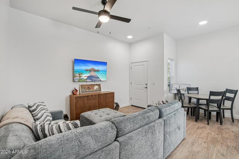 23-web-or-mls-3021 W Williams Dr A204-S0