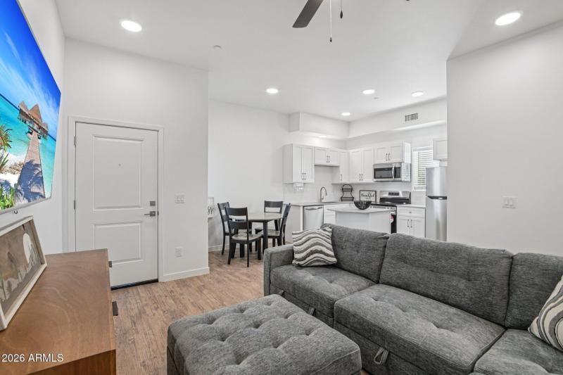 25-web-or-mls-3021 W Williams Dr A204-S0